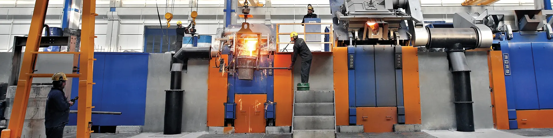 CNC-gépsor egy gyártócsarnokban